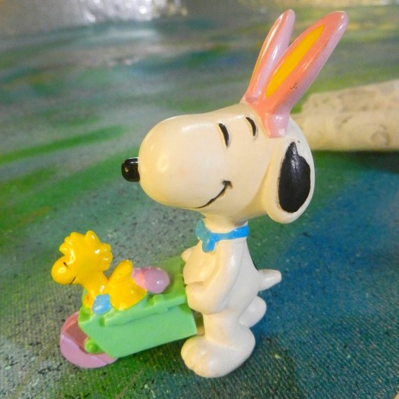 Vintage Accents Vtg Snoopy Woodstock Easter Figurine Peanuts Comic